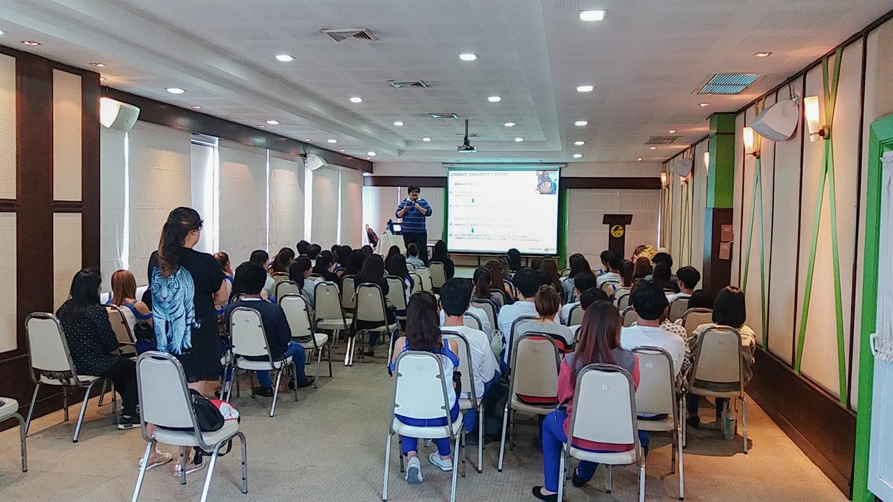 เวทีและแบ็คดรอปงานแถลงข่าว Press Conference ที่ KV Conference ใกล้ BTS อ่อนนุช